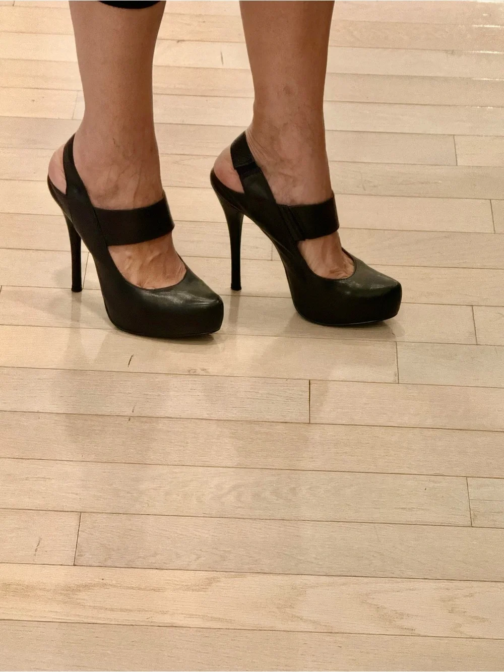 5/48 Saks Fifth Avenue leather platform hills 4.5” hill and 2” platform
